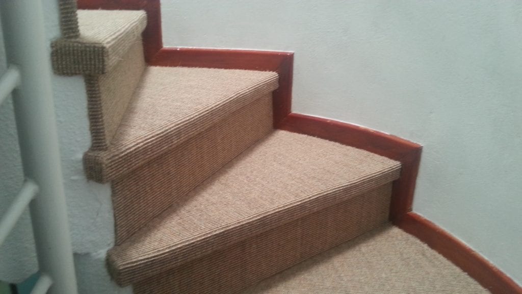 Moqueta para escaleras de caracol