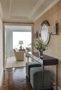 Cómo decorar el recibidor sin separación de puertas con el salón