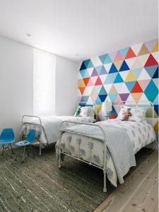 Alfombra de fibra natural en dormitorio infantil