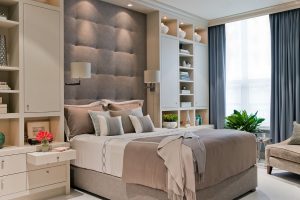 Cojines de varios tamaños para dormitorio