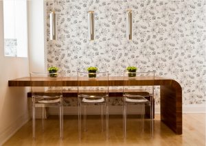 Papel pintado en blanco y negro en comedor