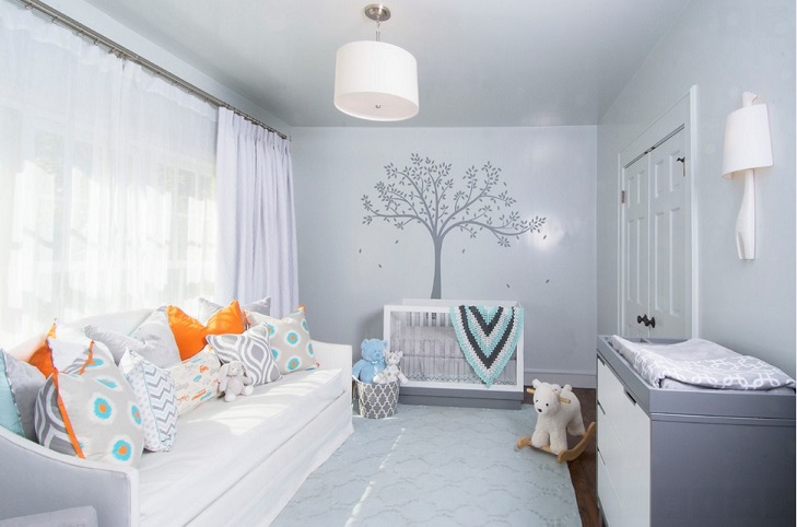 Habitación de bebé decorada en gris