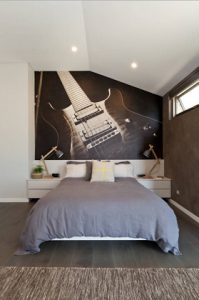 Cómo decorar habitación con papel pintado de guitarra eléctrica