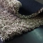 Detalle alfombra de pelo