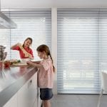 Visillo Silhouette blanco en cocina