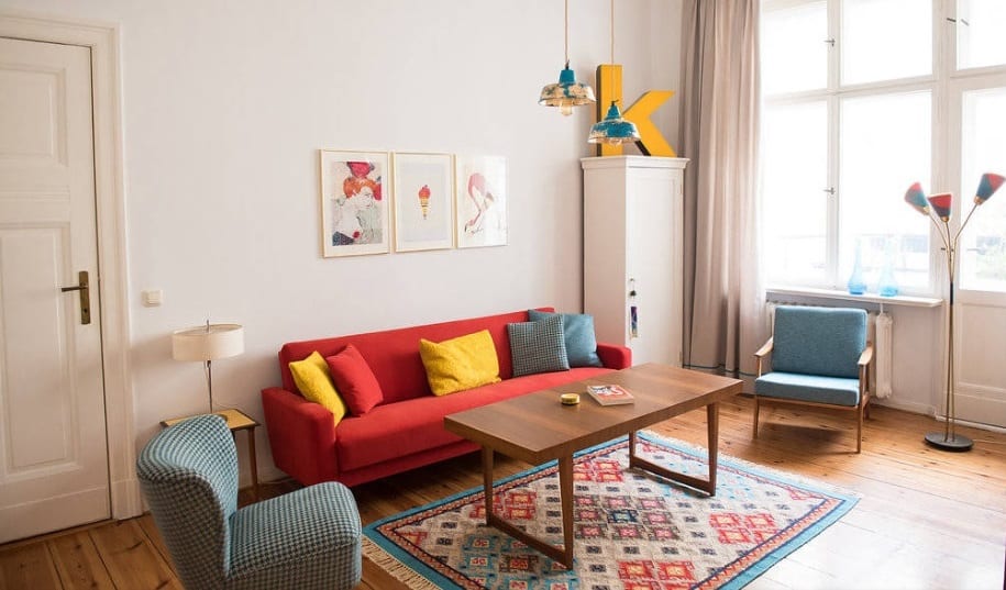 Muebles vintage en salón pequeño